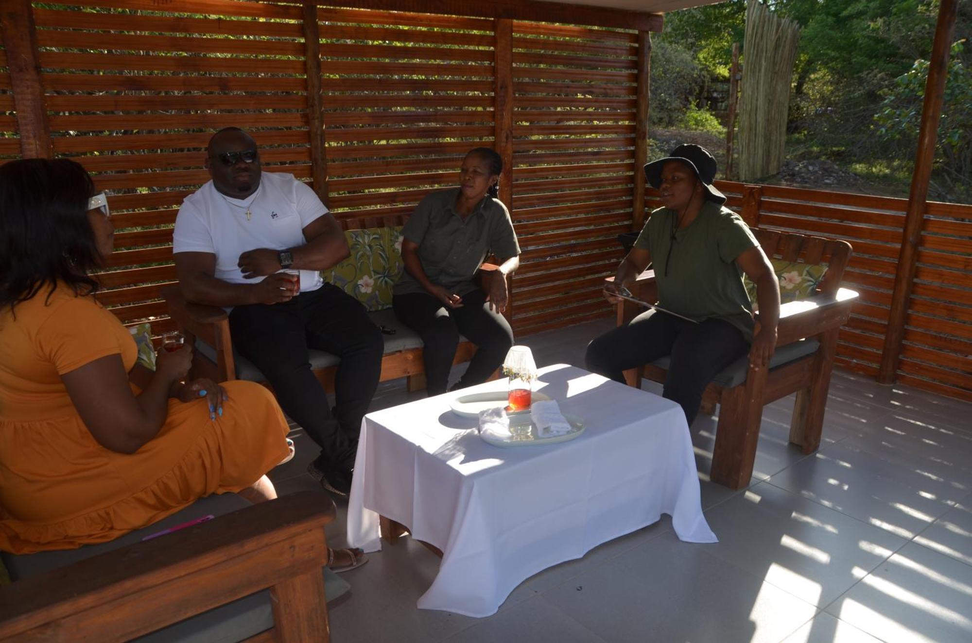 Kholiwe On Kruger Lodge & Safaris Marloth Park Buitenkant foto
